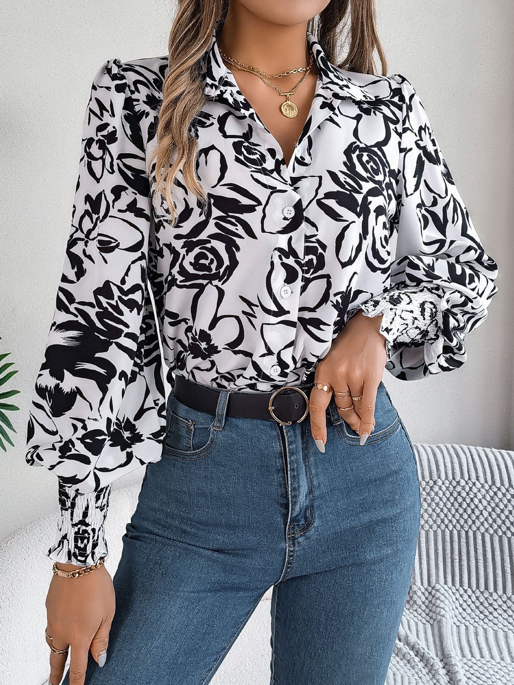 Contrast Color Flower Lantern Sleeve Lapel Shirt - White, Blue, Polyester