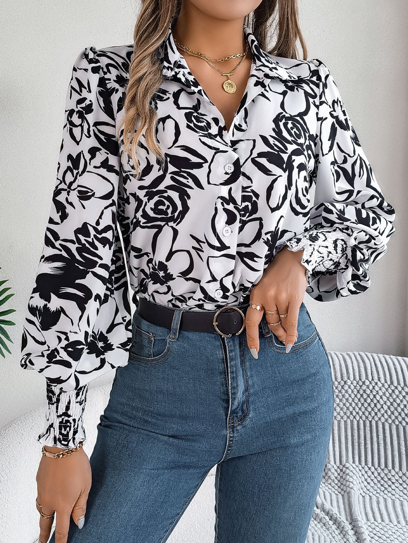 Contrast Color Flower Lantern Sleeve Lapel Shirt - White, Blue, Polyester