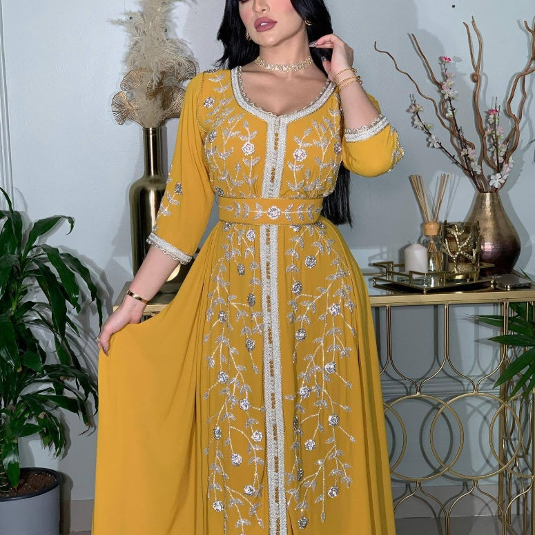 روب سهرة دانتيل أصفر بأكمام منفوخة وتطريز حجر الراين للنساء