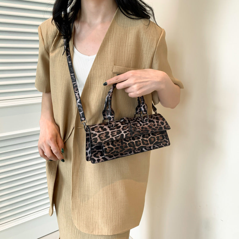 Leopard Print Textured PU Leather Shoulder Messenger Bag