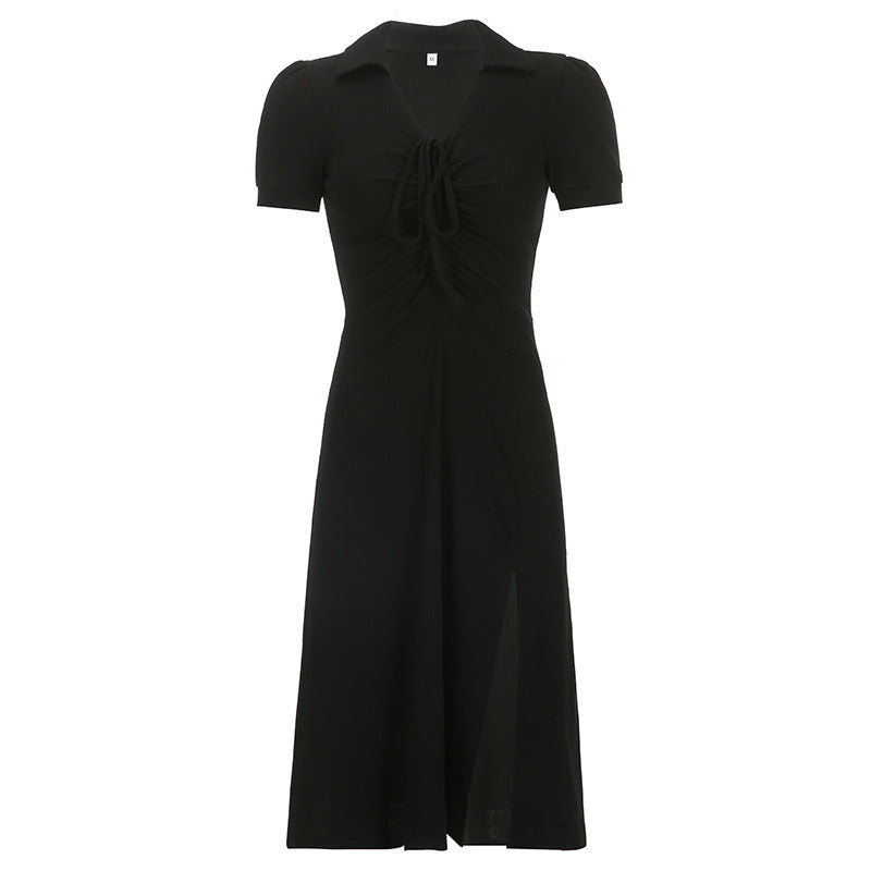 Robe noire plissée en coton avec col en V
