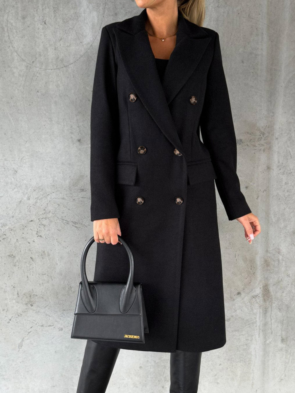 Manteau long d'hiver ajusté à revers double boutonnage pour femme