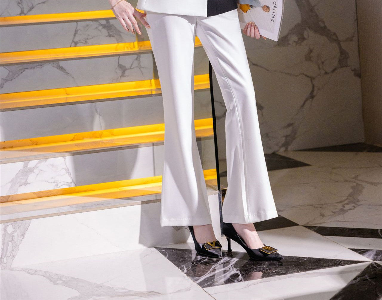 بدلة عمل نسائية أنيقة