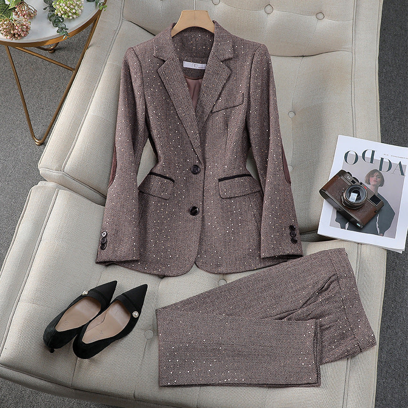 Tailleur deux pièces gris professionnel à manches longues pour femme