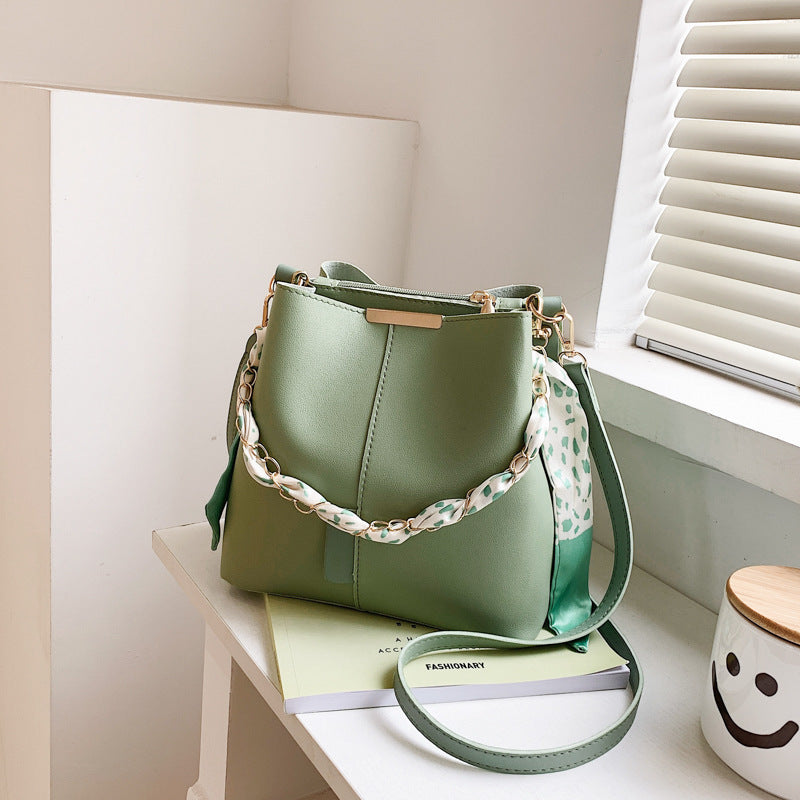 Sac seau rétro à la mode avec foulard en soie Sac messager décontracté pour femmes