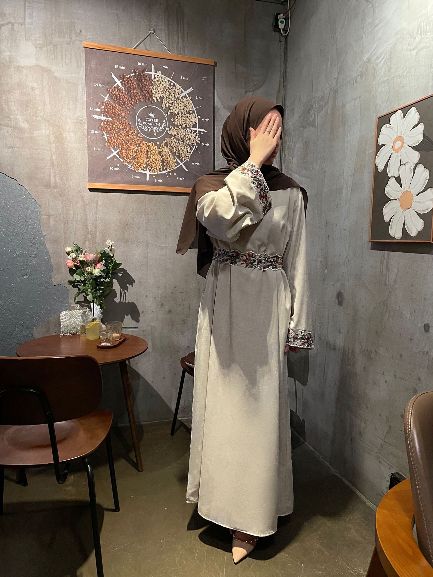 Robe musulmane brodée à manches longues en polyester abricot