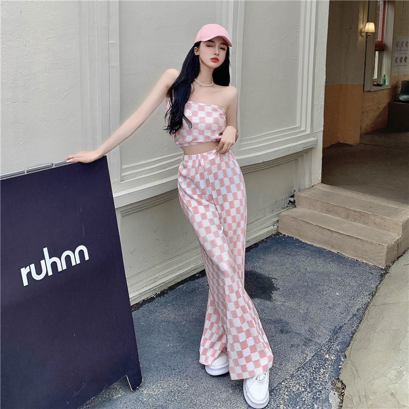 Ensemble deux pièces pantalon large plissé à carreaux et crop top bandeau