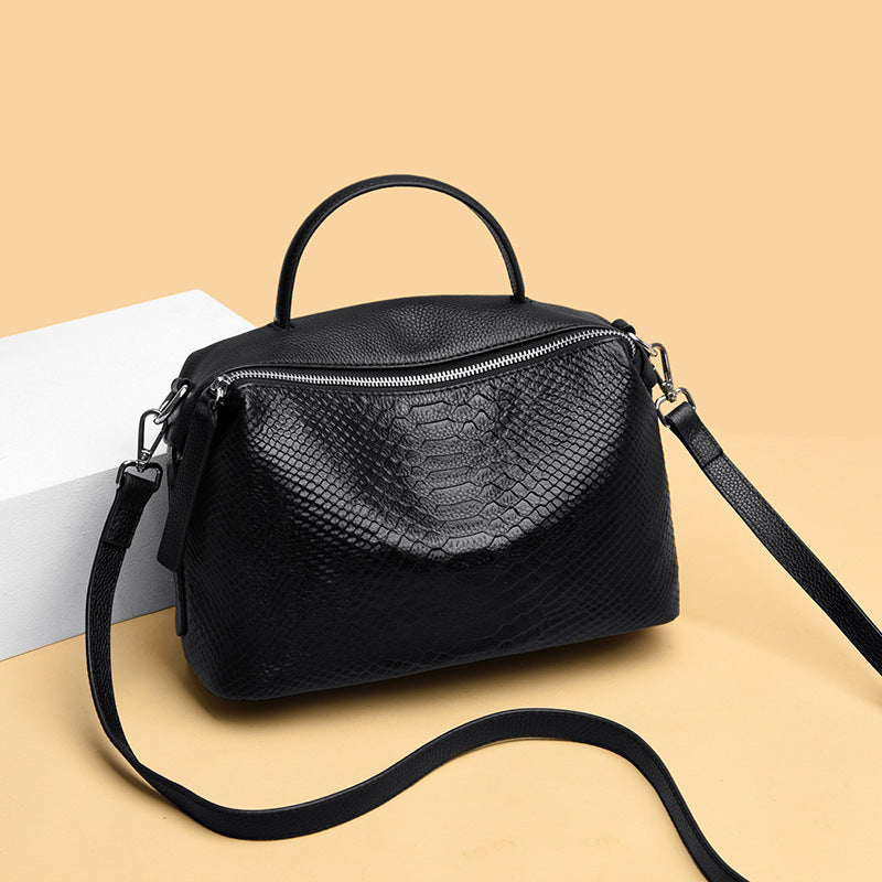 Trendy Portable First Layer Cowhide Ladies One-Shoulder Messenger Bag