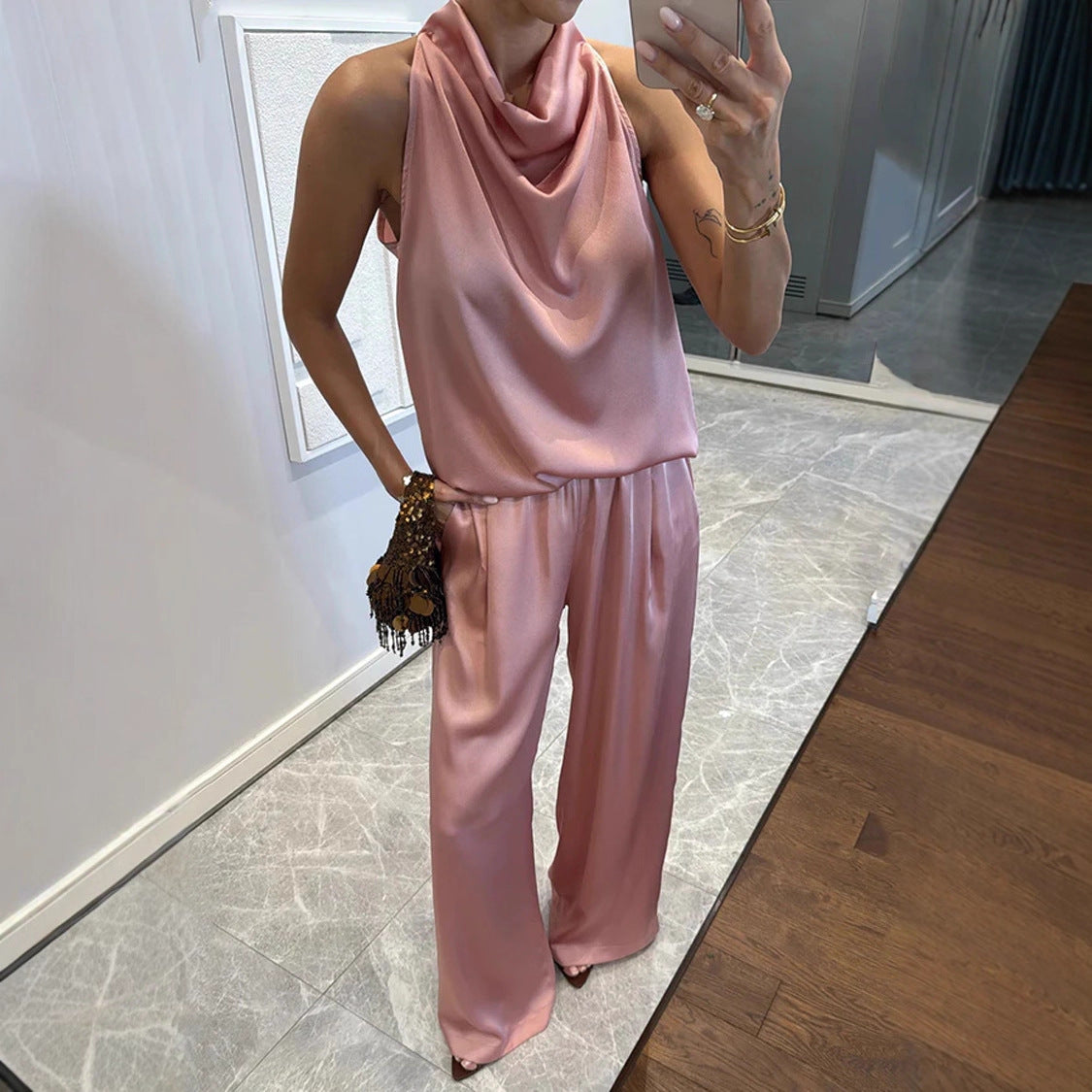 Ensemble deux pièces sans manches en satin avec pantalon ample pour femme
