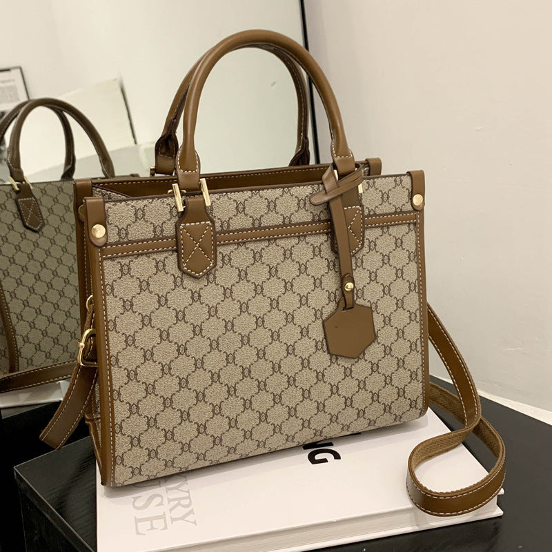 Fashion Chain Shoulder Bag with Large Capacity