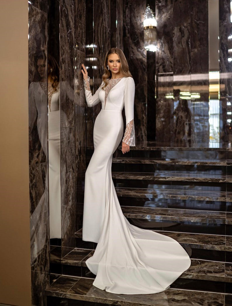 Robe de soirée cintrée à col rond et manches longues, couleur unie