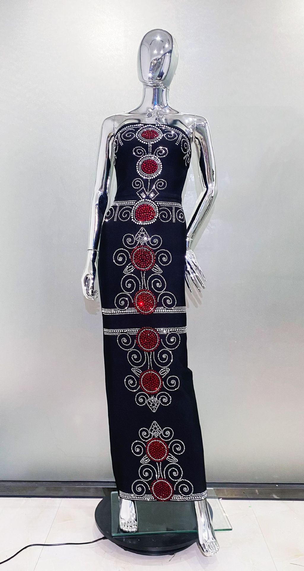 Robe de soirée fourreau noire moulante à strass Totem, pantalon bandage