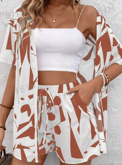 Ensemble chemise ouverte et short imprimés pour femme
