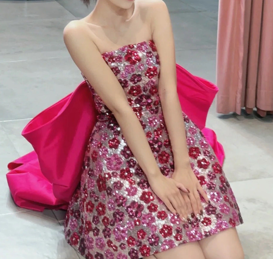 Robe sans manches à sequins et perles rose foncé étoilé Host