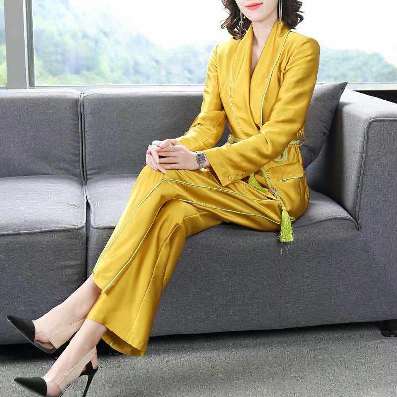 Ensemble deux-pièces femme, veste et pantalon, en polyester jaune