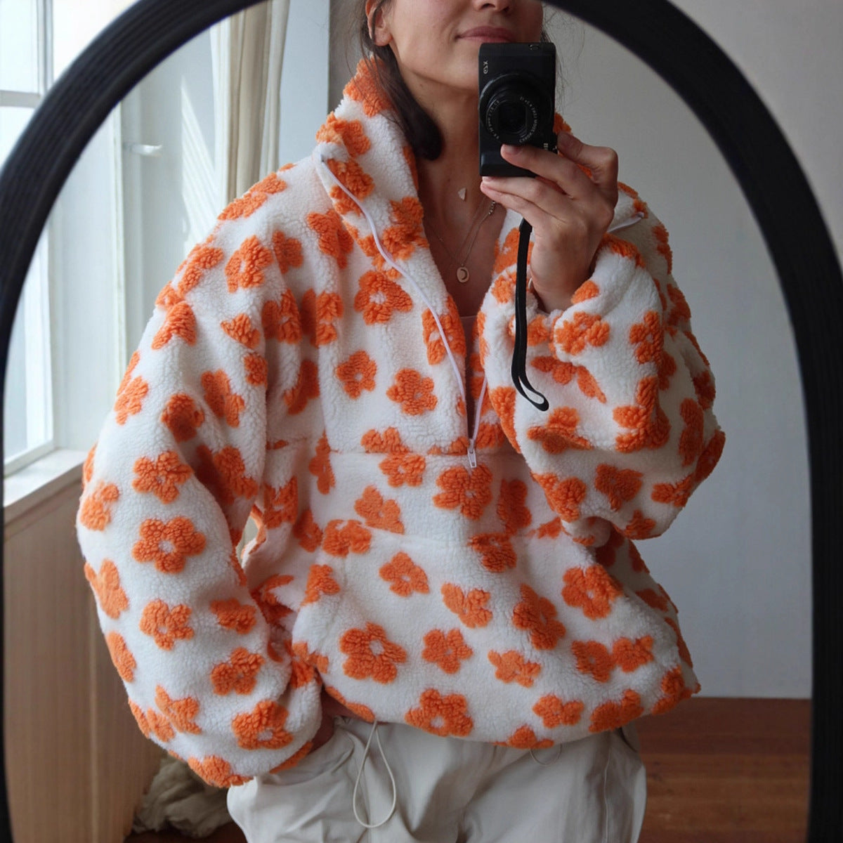 Sweat-shirt pull en agneau avec fermeture éclair et grande poche motif fleurs d'hiver