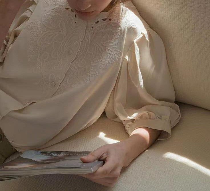 Retro Embroidered Top Design Sense Niche Hollow White