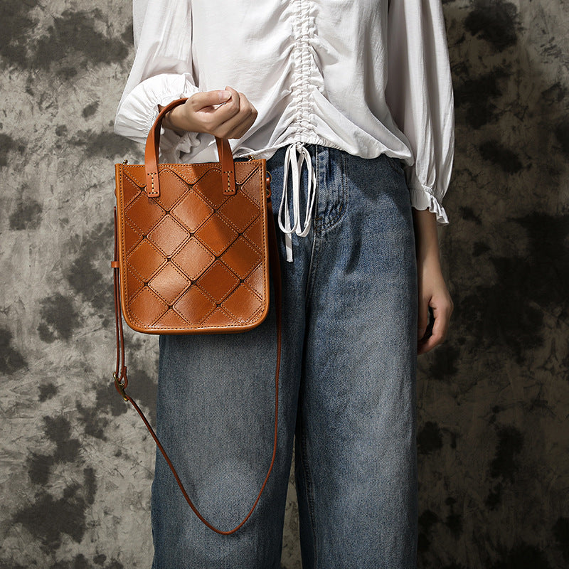 Vintage Vegetable Tanned Leather Handbag for Women - 22cm Square Magnetic Closure