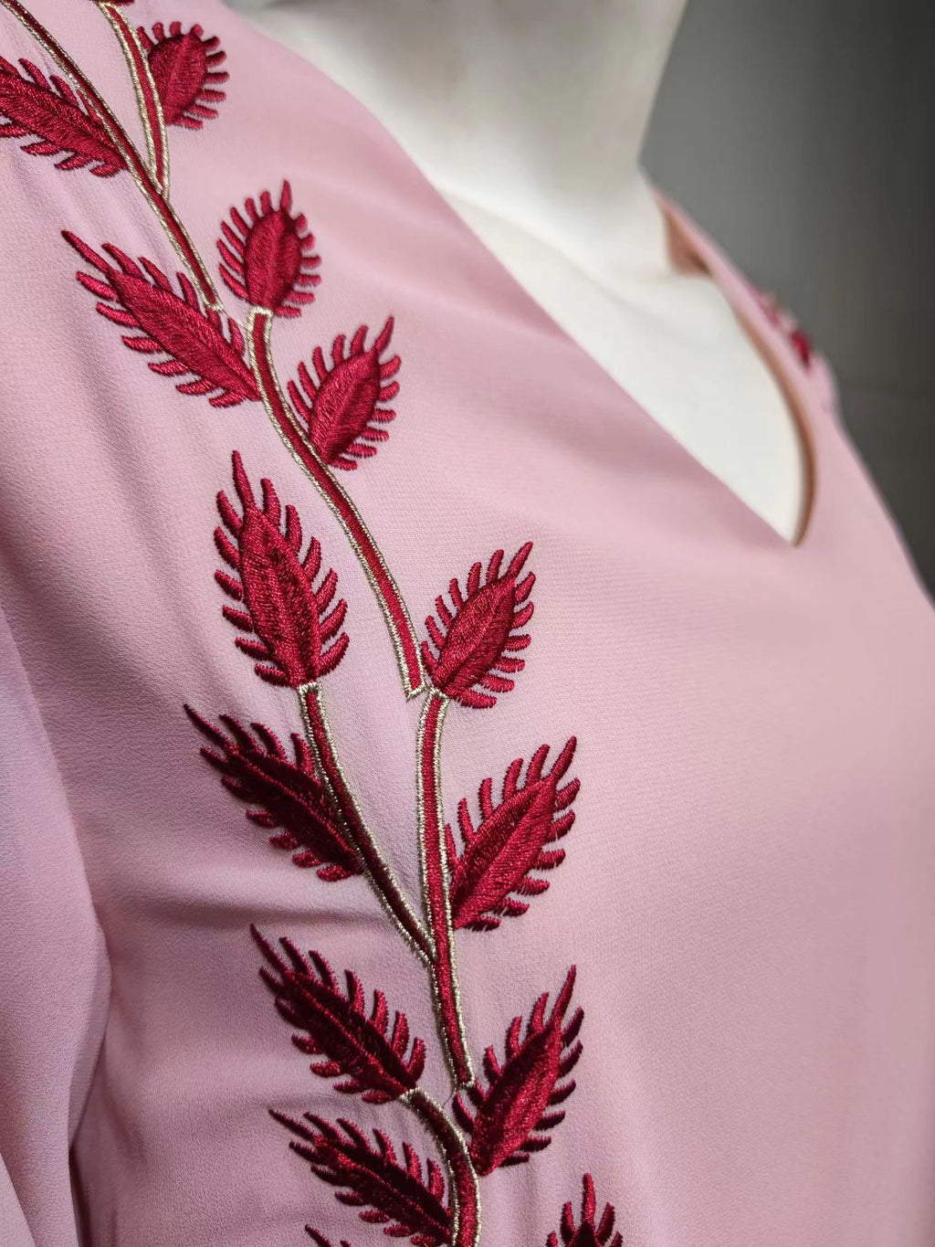 Elegant Pink Embroidered V-Neck Muslim Women's Dress with Headband