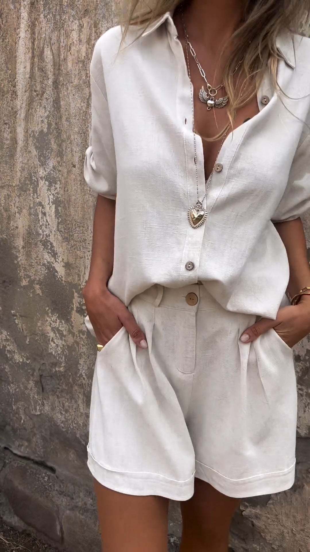 Ensemble chemise boutonnée à revers et short à poches à manches courtes pour femmes