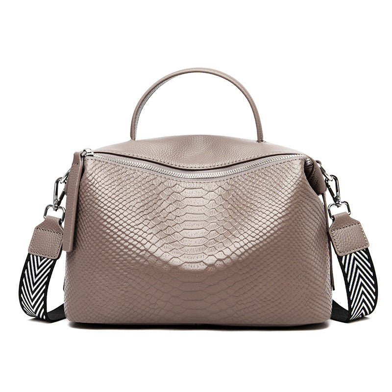 Trendy Portable First Layer Cowhide Ladies One-Shoulder Messenger Bag