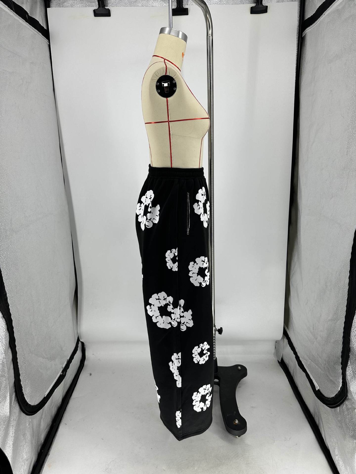Women's Loose Black Casual Sweatpants with Offset Printing