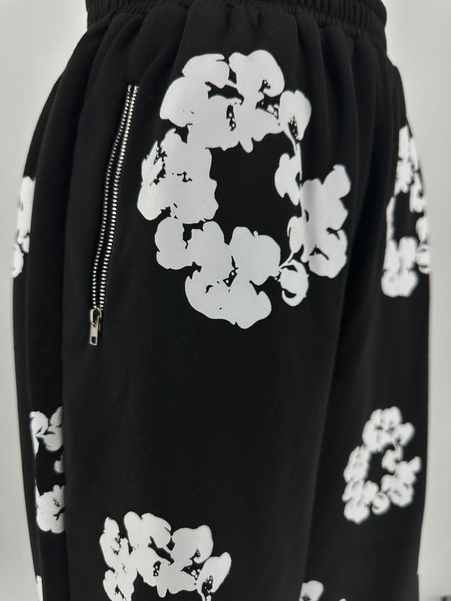 Women's Loose Black Casual Sweatpants with Offset Printing