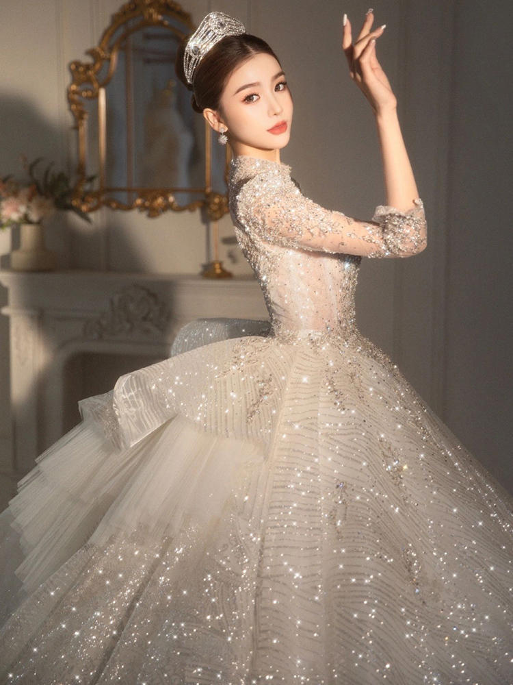Long Sleeved Retro Bride Luxurious French Wedding Dress For Women