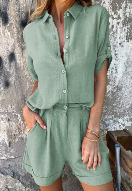 Ensemble chemise boutonnée à revers et short à poches à manches courtes pour femmes