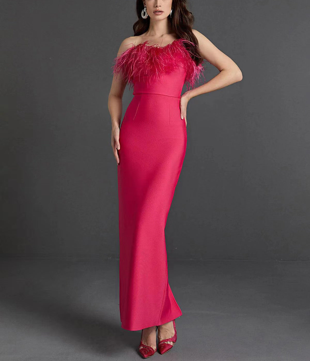 Robe bustier en fourrure d'autruche pour femme en noir, blanc, rouge rosé et rouge, tailles S-XL