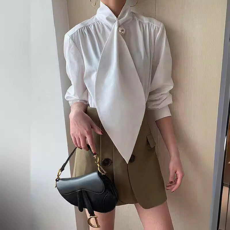 Haut chemise ample à revers et manches longues pour femmes, disponible en blanc, noir et bleu