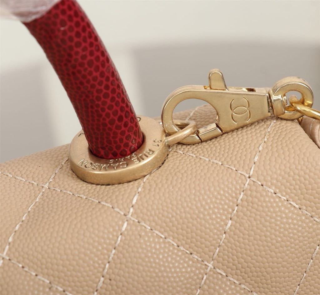 Leather Caviar One-Shoulder Messenger Bag with Diamond Chain & Classic Ball Pattern, Medium 23x14x8cm