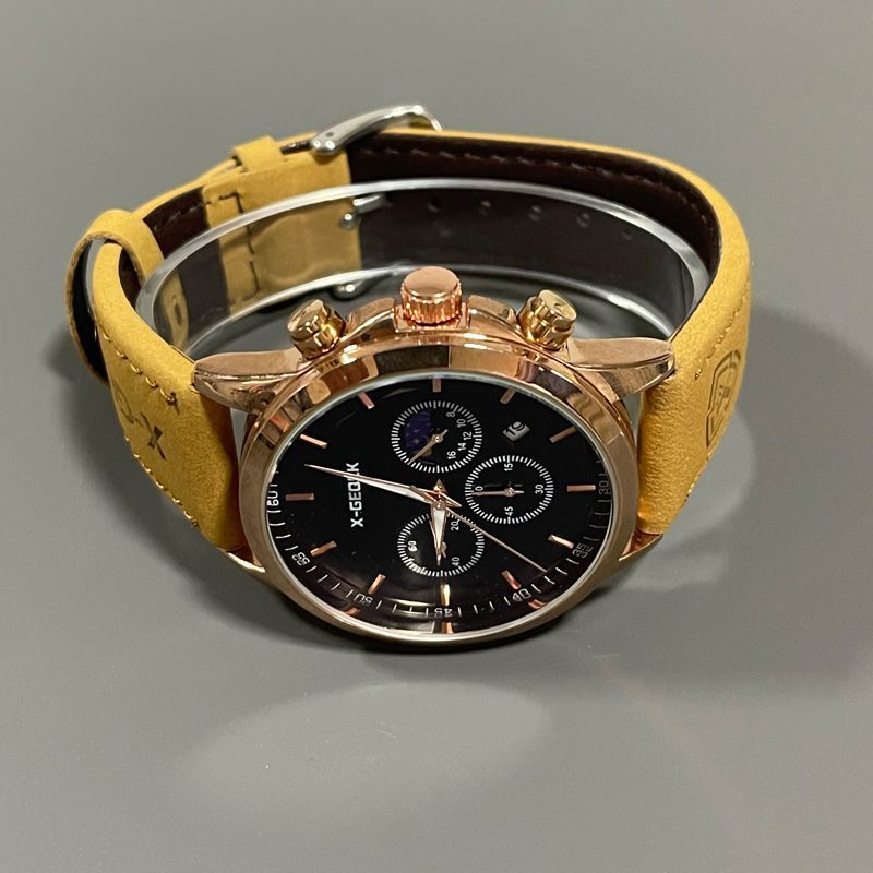 Quartz Built-In Battery Sports Watch for Men