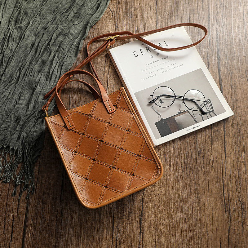 Vintage Vegetable Tanned Leather Handbag for Women - 22cm Square Magnetic Closure