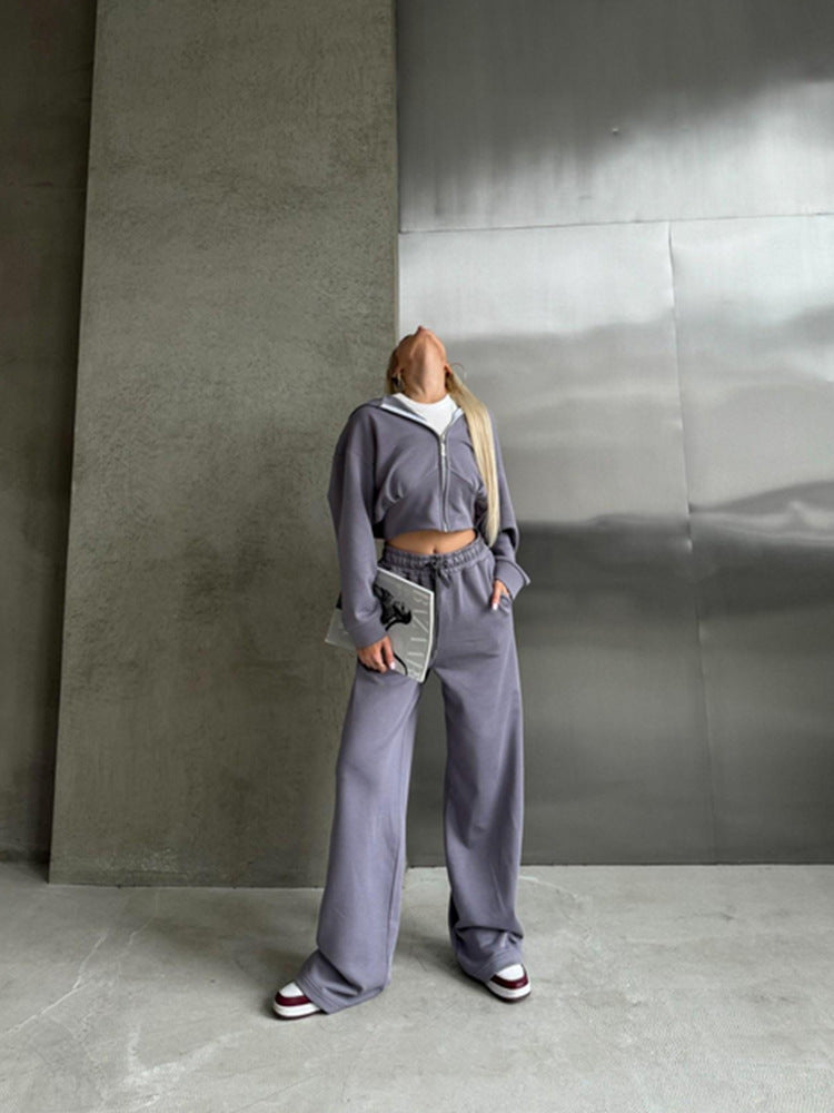 Ensemble deux pièces : sweat à capuche zippé à manches longues et pantalon court lacé