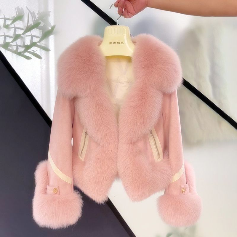 Women's Short Thick Faux Fur Coat with Fur Collar for Autumn and Winter