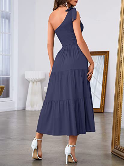 Robe d'été plissée asymétrique à volants et ourlet fendu pour femme