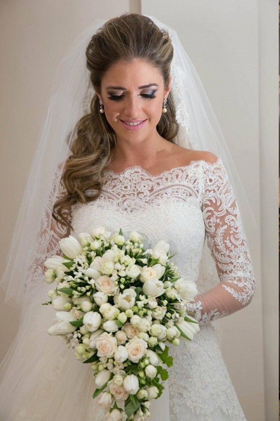 Robe de mariée asymétrique à traîne