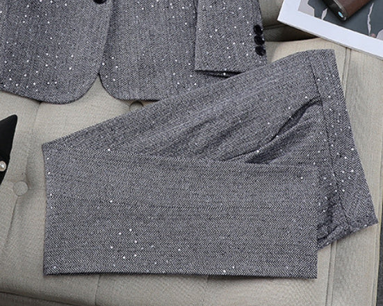 Tailleur deux pièces gris professionnel à manches longues pour femme