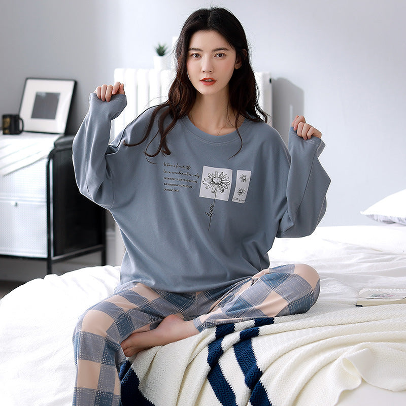 Ensemble pyjama femme doux et minimaliste pour le printemps et l'automne