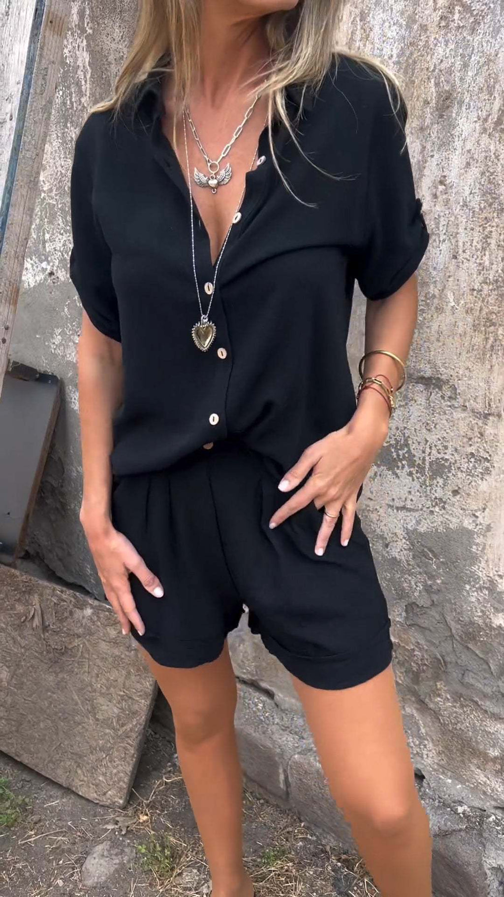 Ensemble chemise boutonnée à revers et short à poches à manches courtes pour femmes