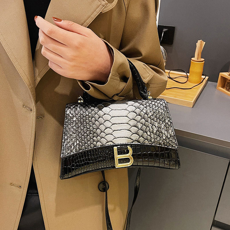 Women's Snake Pattern B Word PU Handbag 23cm
