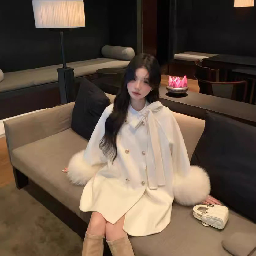 Fashion Woolen Overcoat for Women with Bow Detail