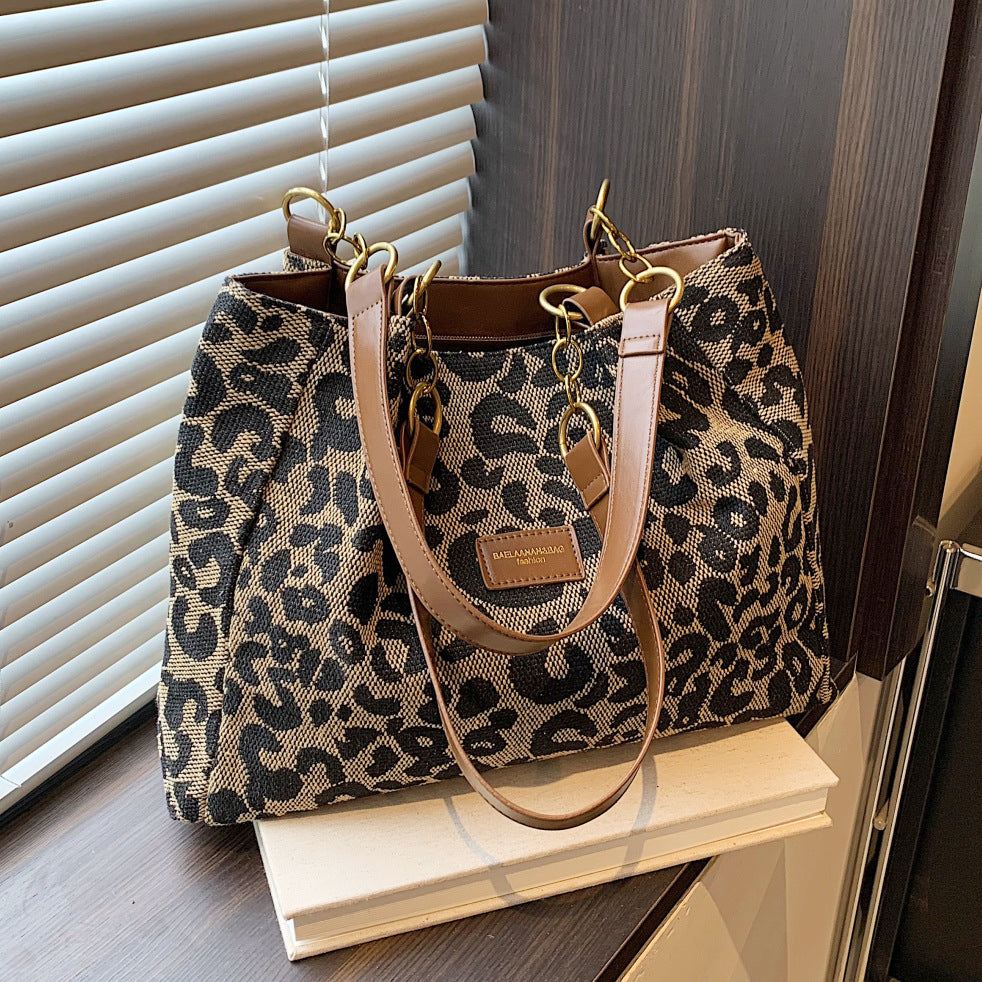 Large Capacity Brown PU Tote Bag for Commute & Leisure