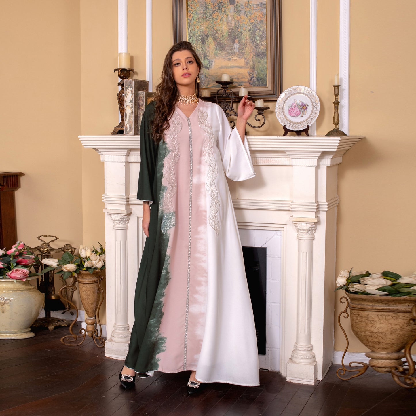 Robe musulmane brodée de perles, tie-dye et strass